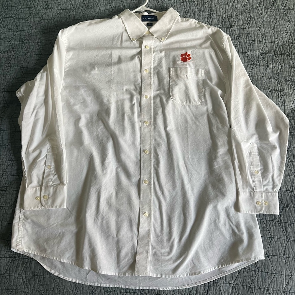 Clemson Tigers Velocity Men’s White Button Down Featuring Orange Tiger Paw 1XL